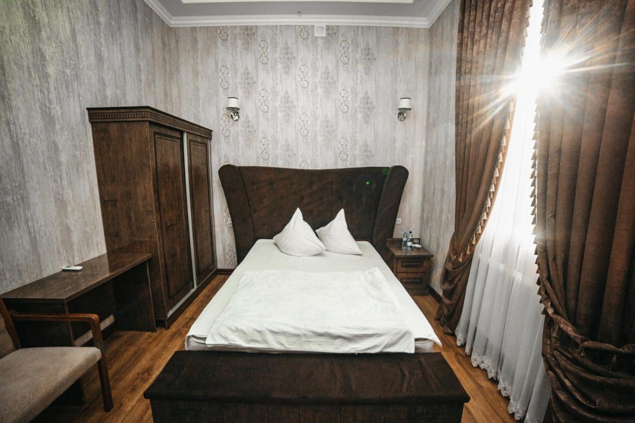 Buyuk Ipak Yo'Li Hotel Namangan Bagian luar foto