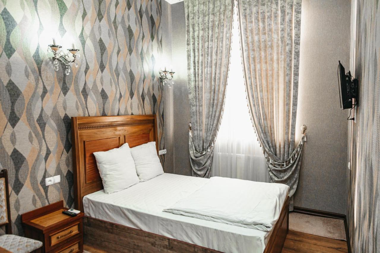 Buyuk Ipak Yo'Li Hotel Namangan Bagian luar foto