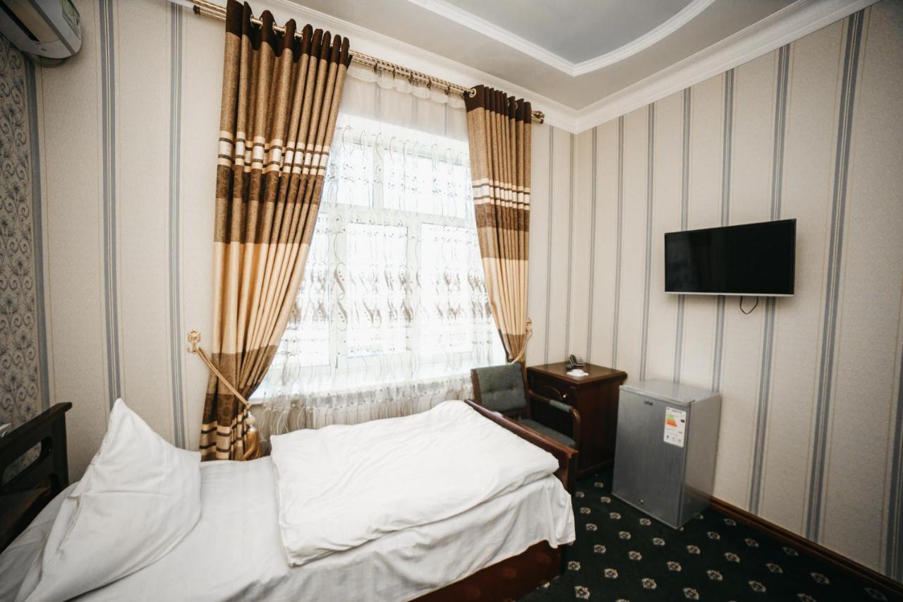 Buyuk Ipak Yo'Li Hotel Namangan Bagian luar foto